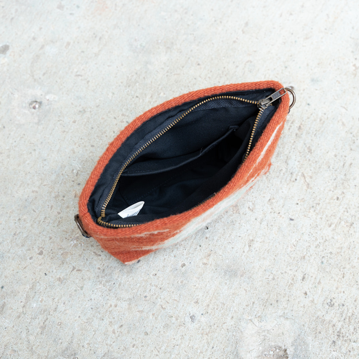 Amasouk Tierra del Sol Pouch, Alternate, color, Red