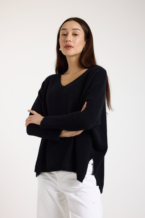Brodie Pure Cashmere Charlotte V-neck Cashmere Jumper In Black