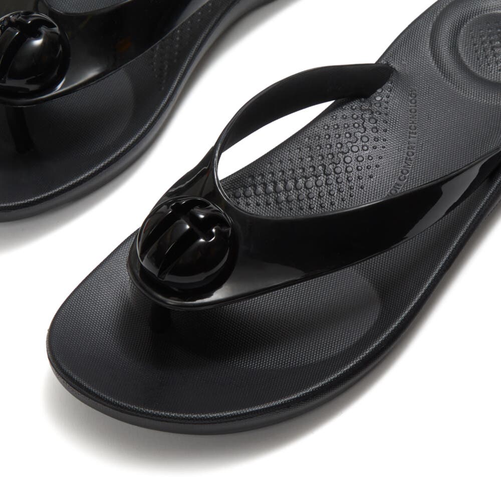 FitFlop Iqushion Glossy Flip-Flops, Alternate, color, Black