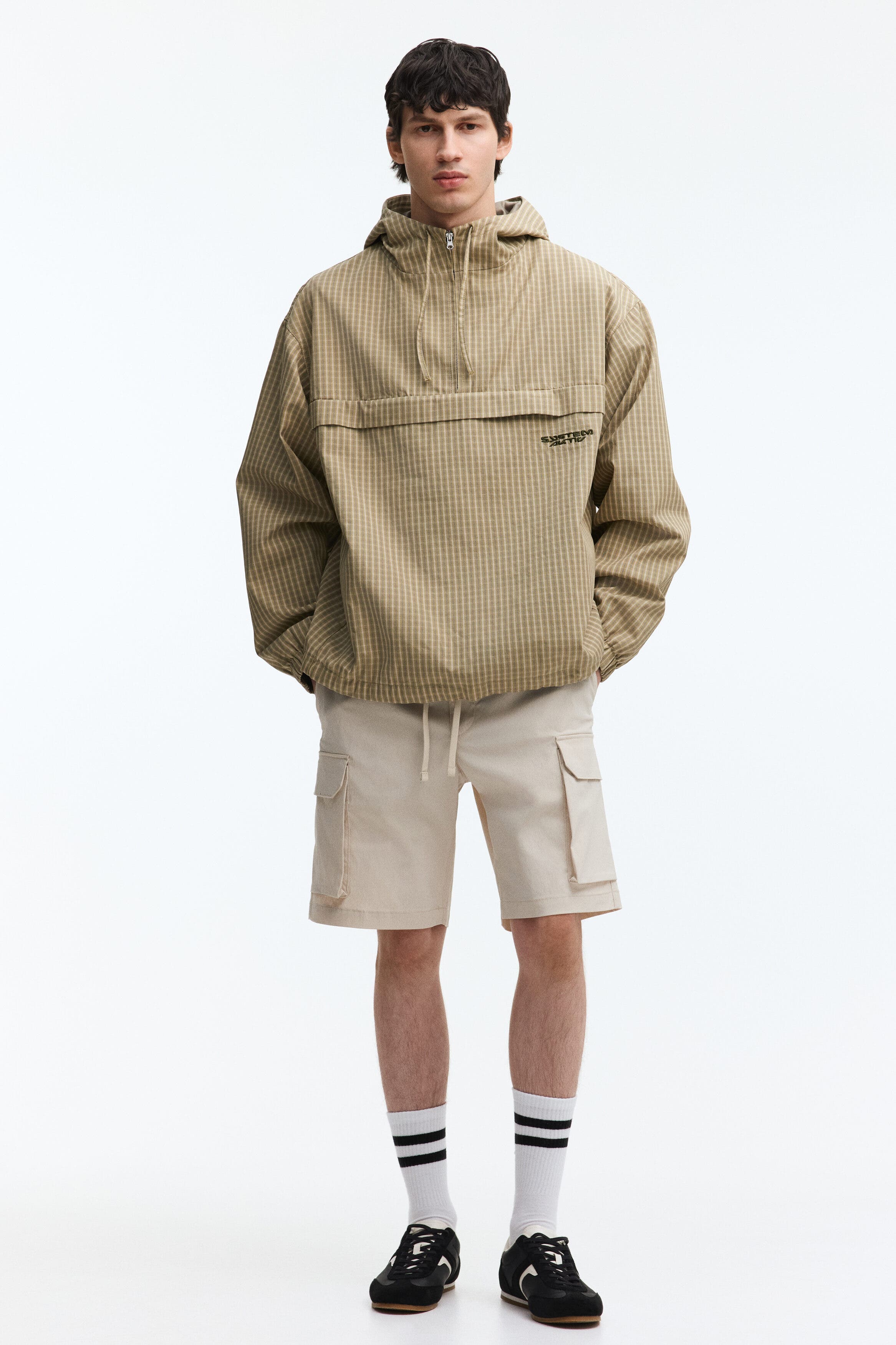 Regular-fit cargo shorts - image 5