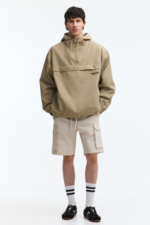 Regular-fit cargo shorts
