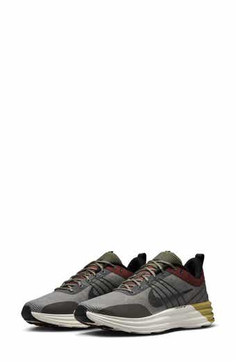 Nike Lunar Roam Sneaker