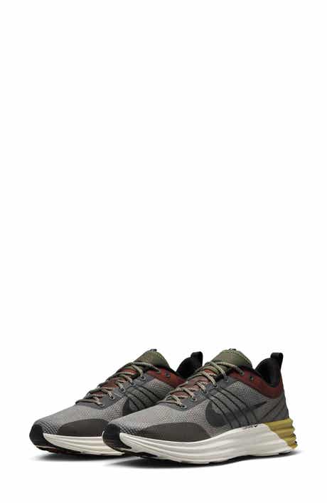 Nike Lunar Roam Sneaker