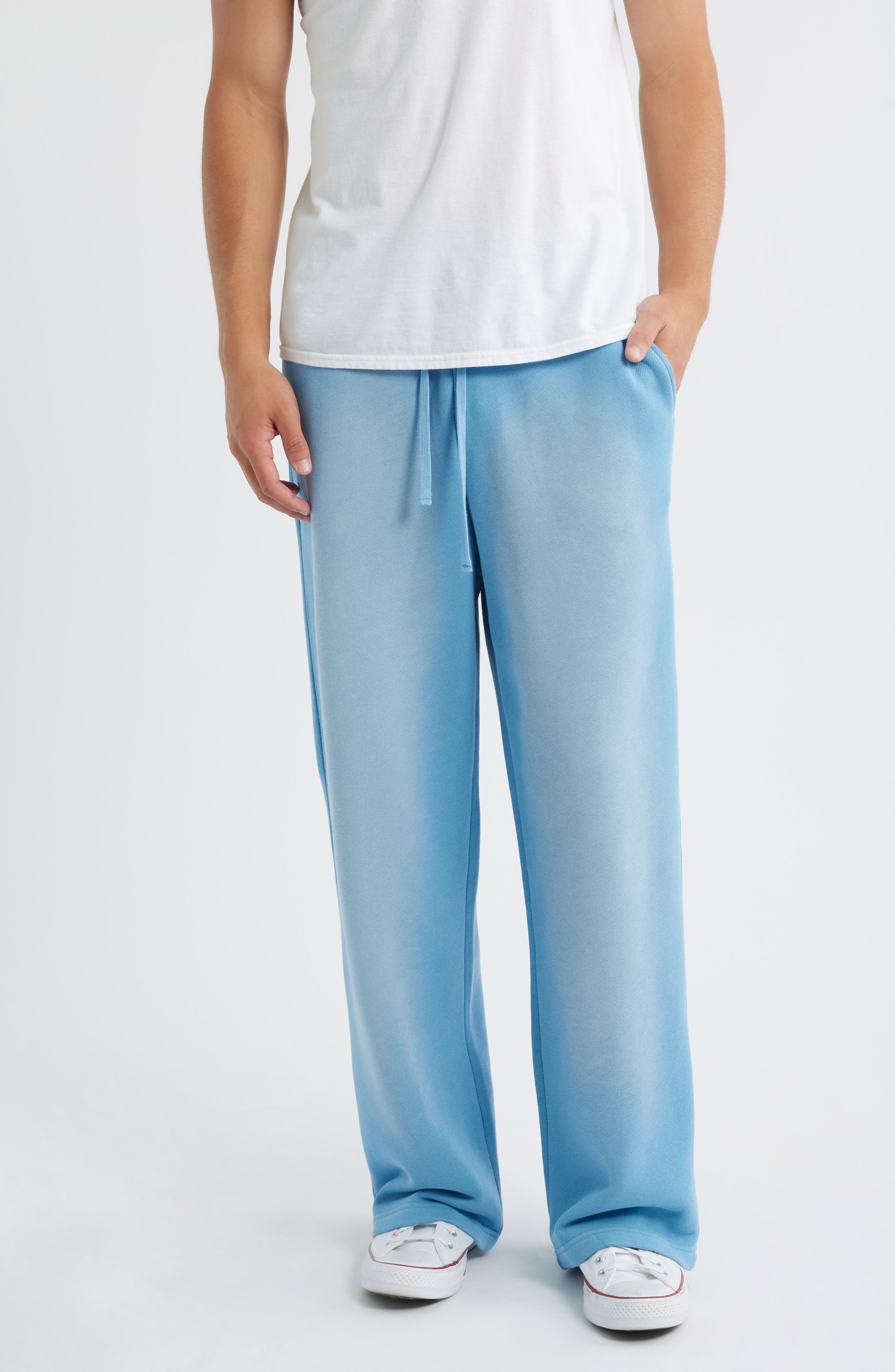 Elwood Core Organic Cotton Straight Leg Sweatpants in Sun Faded Baby Blue at Nordstrom, Size Large