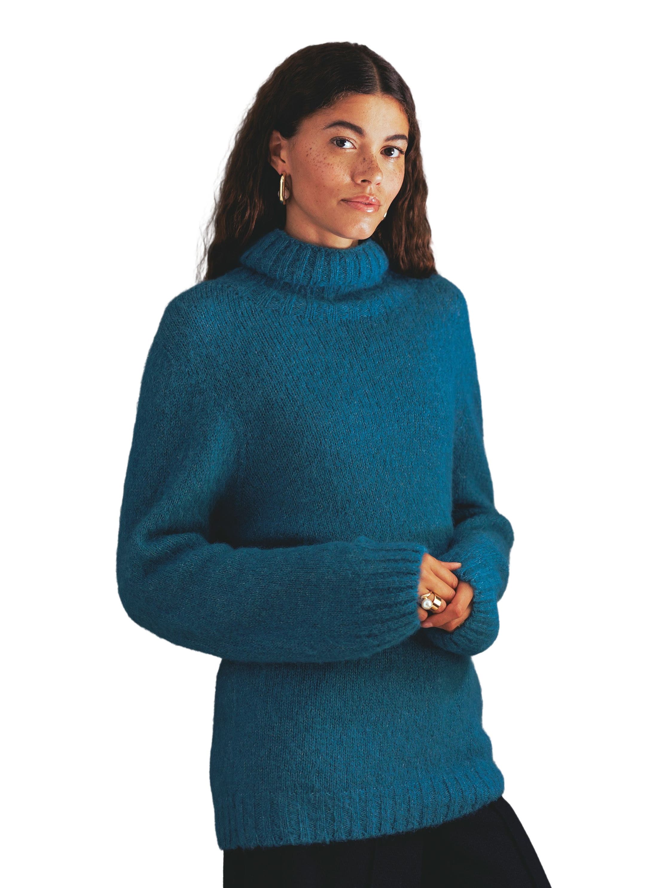 selected DEEP ICELANDIC BLUE