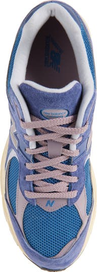 2002R Sneaker