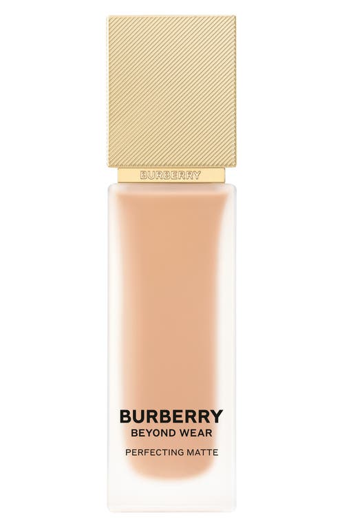 Burberry Beyond Wear Perfecting Matte Foundation In 70 Medium Cool