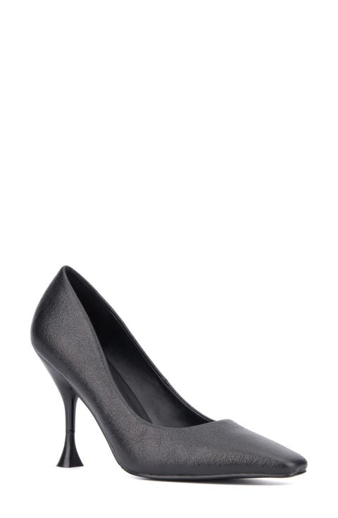Kamana Pointed Toe Pump (Women)