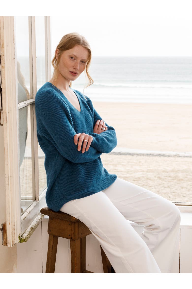 Geelong Cocoon V-Neck Sweater, Alternate, color, ICELANDIC BLUE