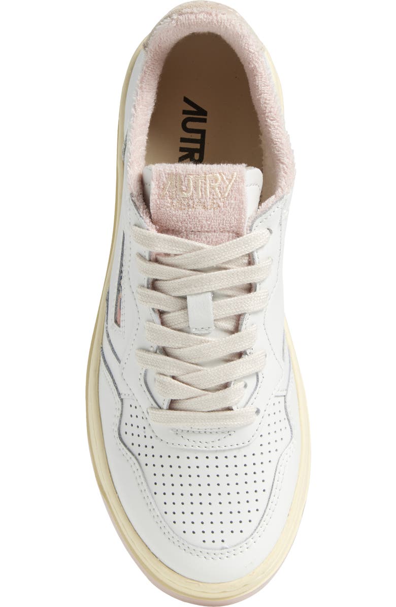 AUTRY Medalist Low Sneaker, Alternate, color, White/ Pink