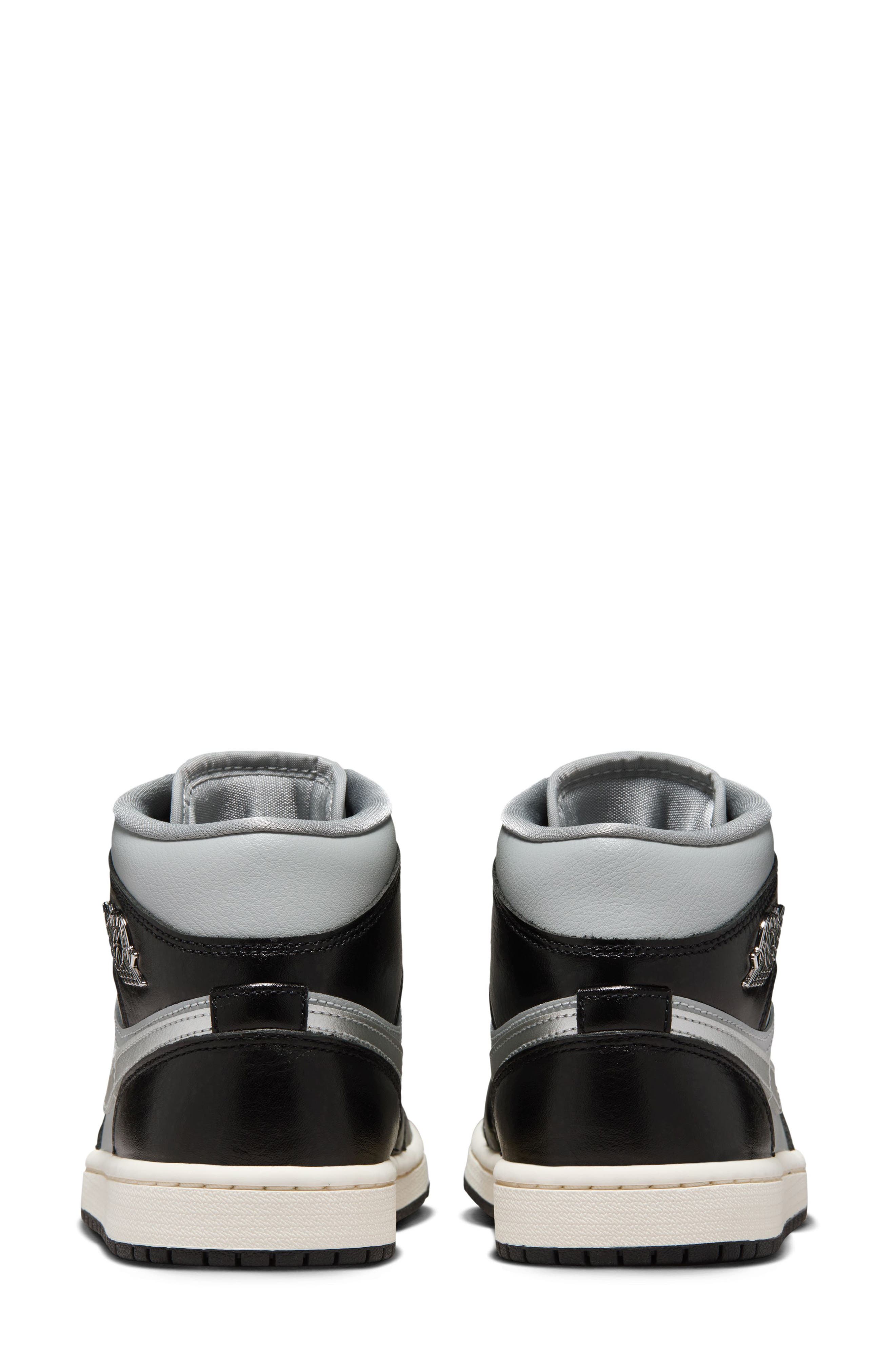 Jordan Air Jordan 1 Mid SE Basketball Sneaker, Alternate, color, 