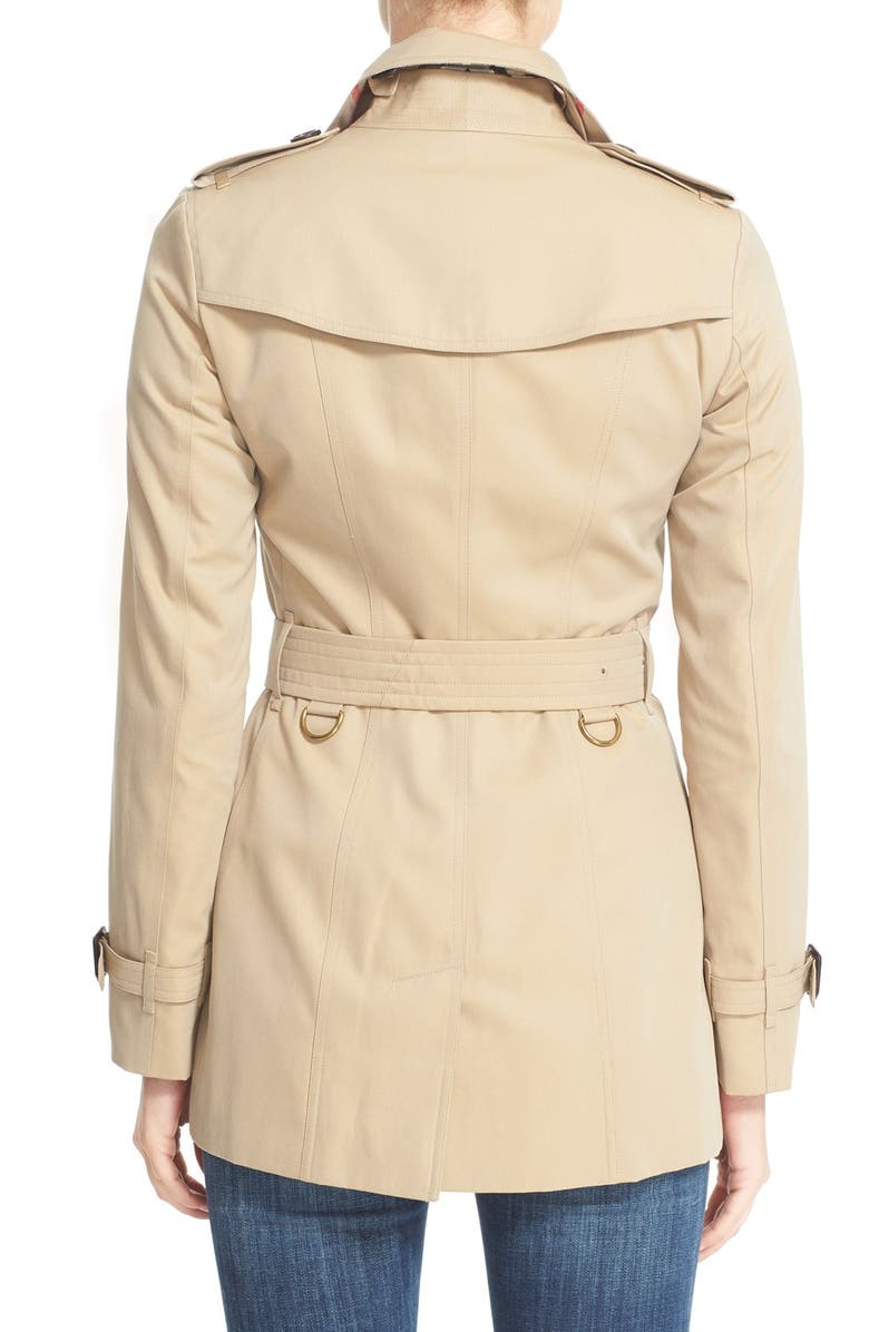 Burberry Sandringham Short Slim Trench Coat, Alternate, color, 