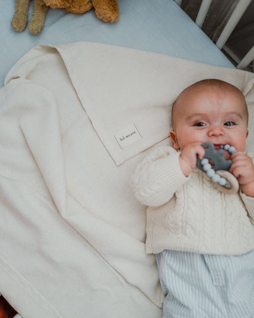 Kd Weave Natural Weave Baby Blanket In Brown