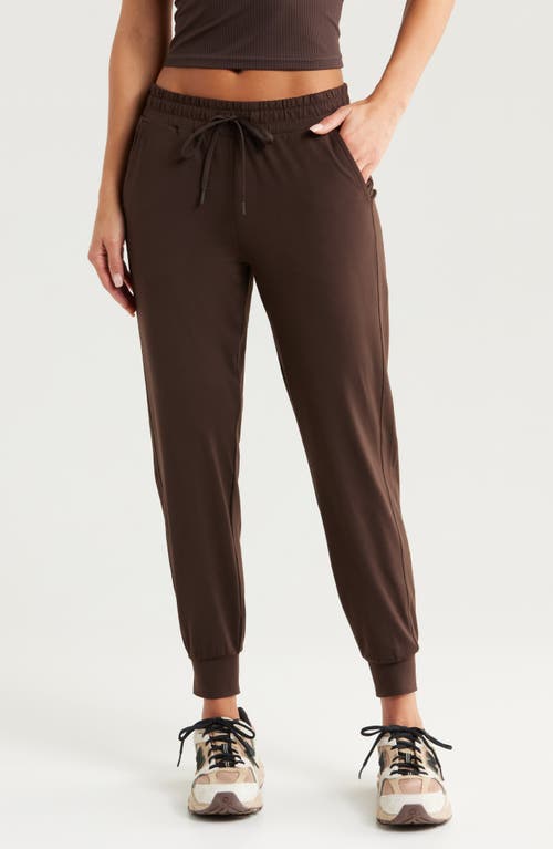 Zella Move In Pocket Joggers In Brown Mole