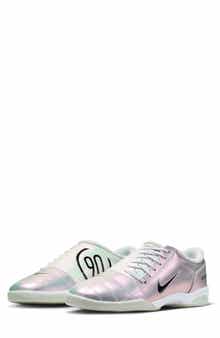 Total 90 Premium Soccer Sneaker