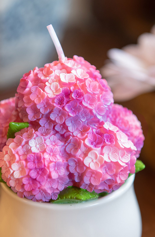 Southlake Gifts Hydrangea Candle In Red