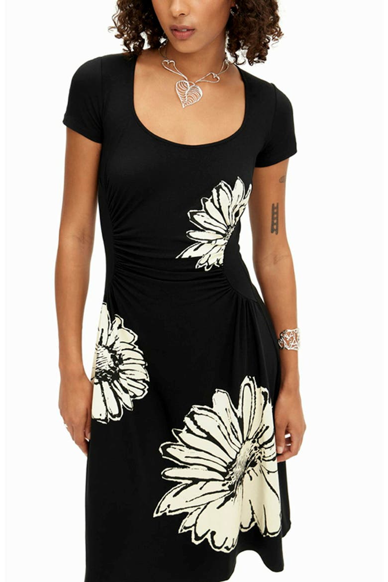 Sunmari Short Sleeve Midi Dress, Alternate, color, BLACK