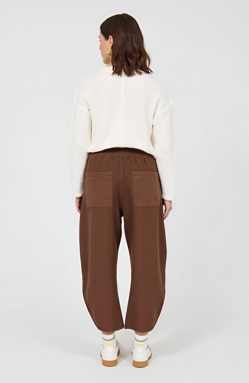 Modenaire Wide-leg Knit Crop Pants With Front Flap Pockets And Elastic Waistband In Brown