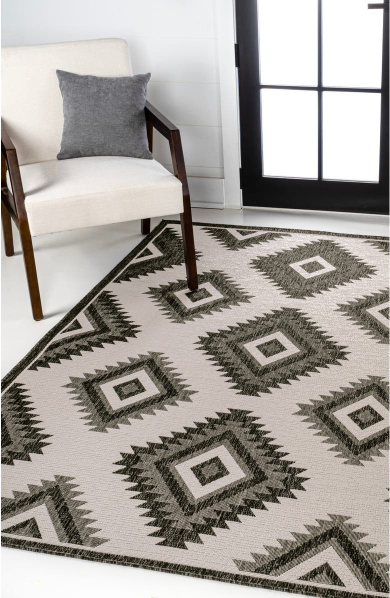 JONATHAN Y Lior Geometric Moroccan Diamond Indoor/Outdoor Area Rug, Alternate, color, Black/Cream