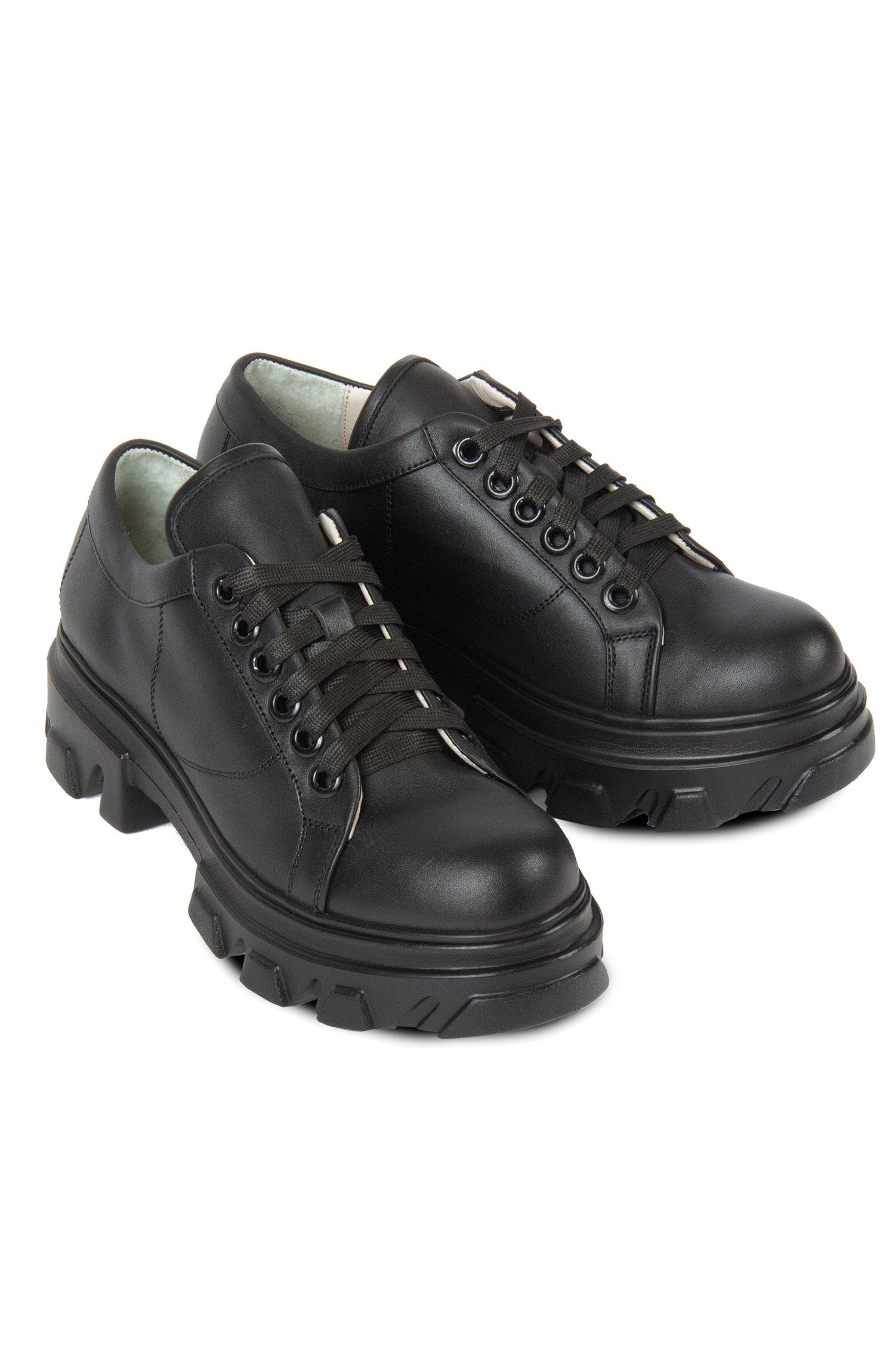 URBNKICKS The Collegiate Leather Sneaker, Alternate, color, Black