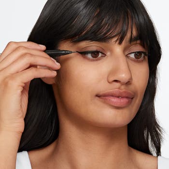 High Impact<sup>™</sup> Easy Liquid Eyeliner