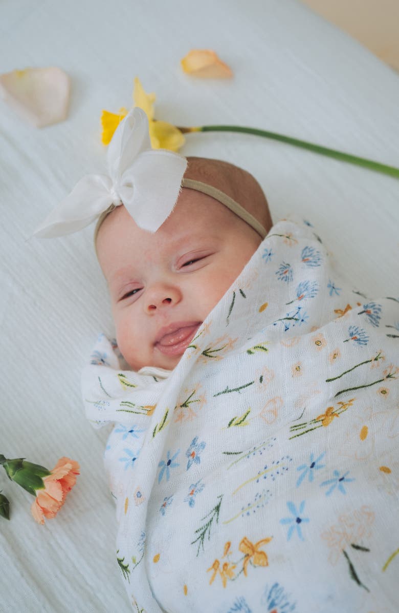 little unicorn Cotton Muslin Crib Sheet, Alternate, color, Pale Pinstripe