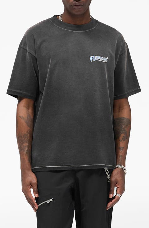 Showcasing Cotton Graphic T-Shirt