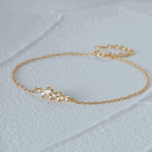 Hollywood Sensation Perla Chain Link Bracelet With Round Cut Cubic Zirconia Cluster In Gold