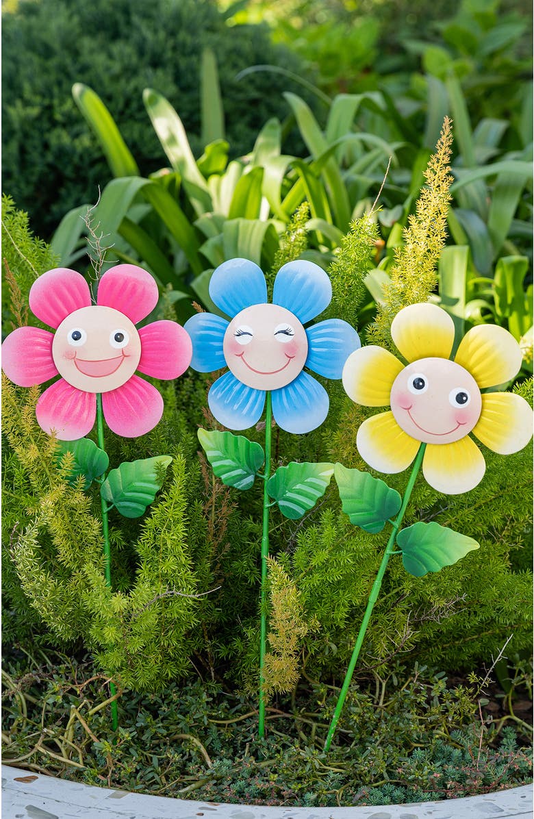 Glitzhome Set of 3 Metal Happy Face Flower Hydrangea Picks Wall Decor, Alternate, color, Blue