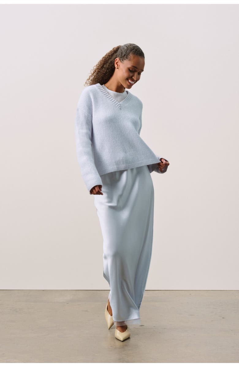 NAKED CASHMERE FARAH CASHMERE V-NECK, Alternate, color, Cloud