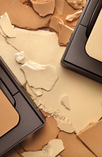 Translucent Pressed Powder