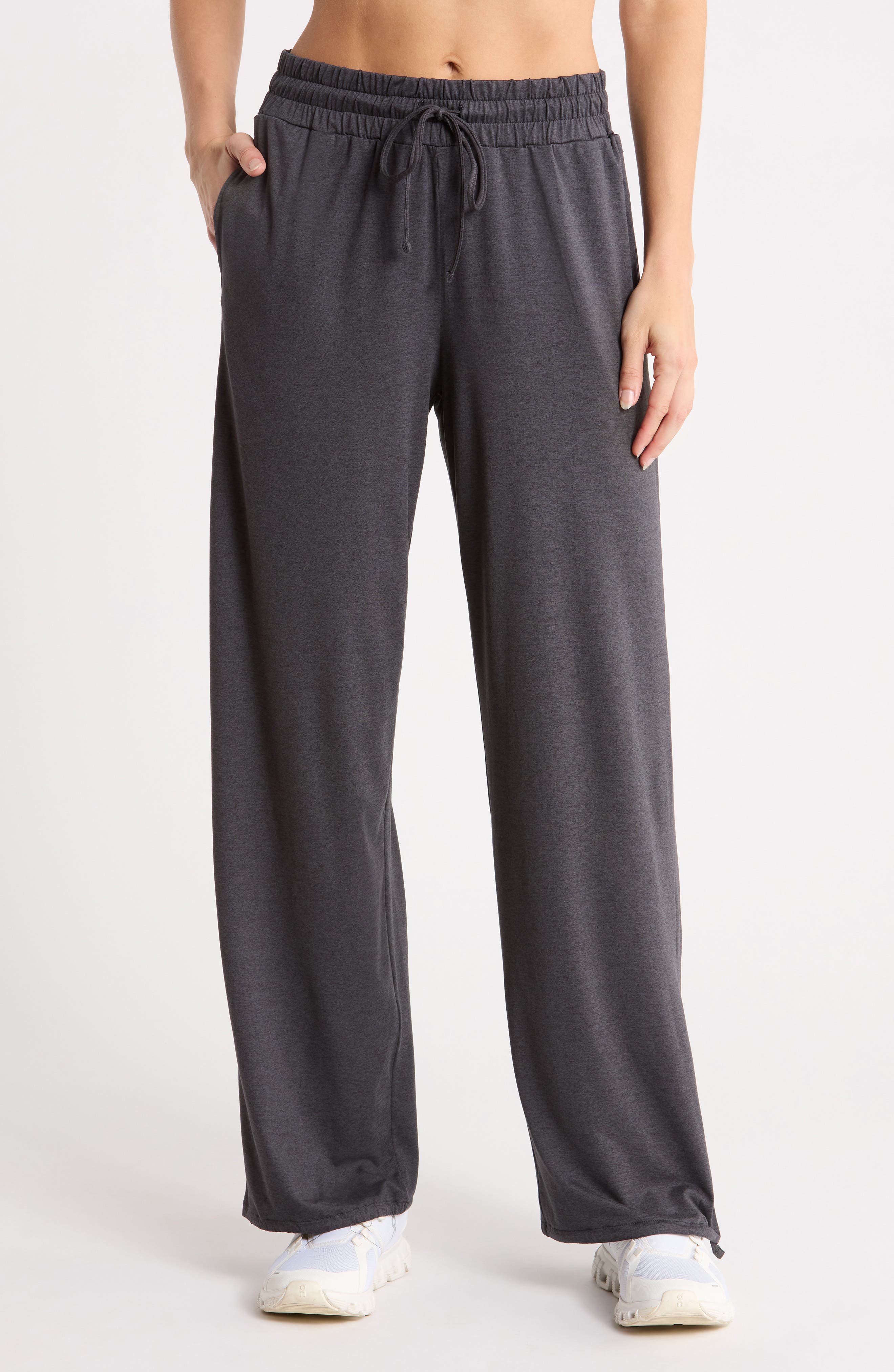 Aura Essential Drawstring Pants