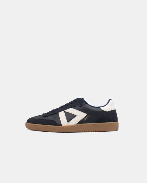Hera Retro Low-Top Sneaker
