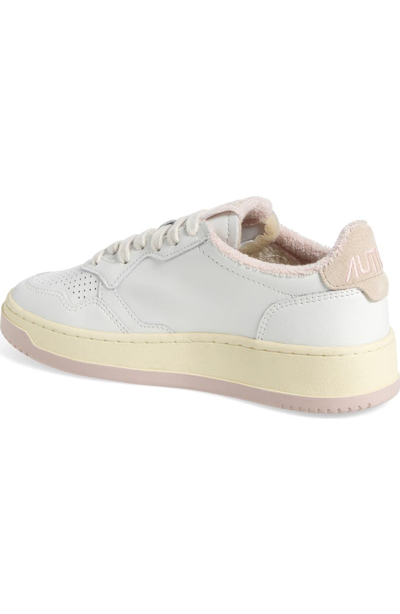 AUTRY Medalist Low Sneaker, Alternate, color, White/ Pink