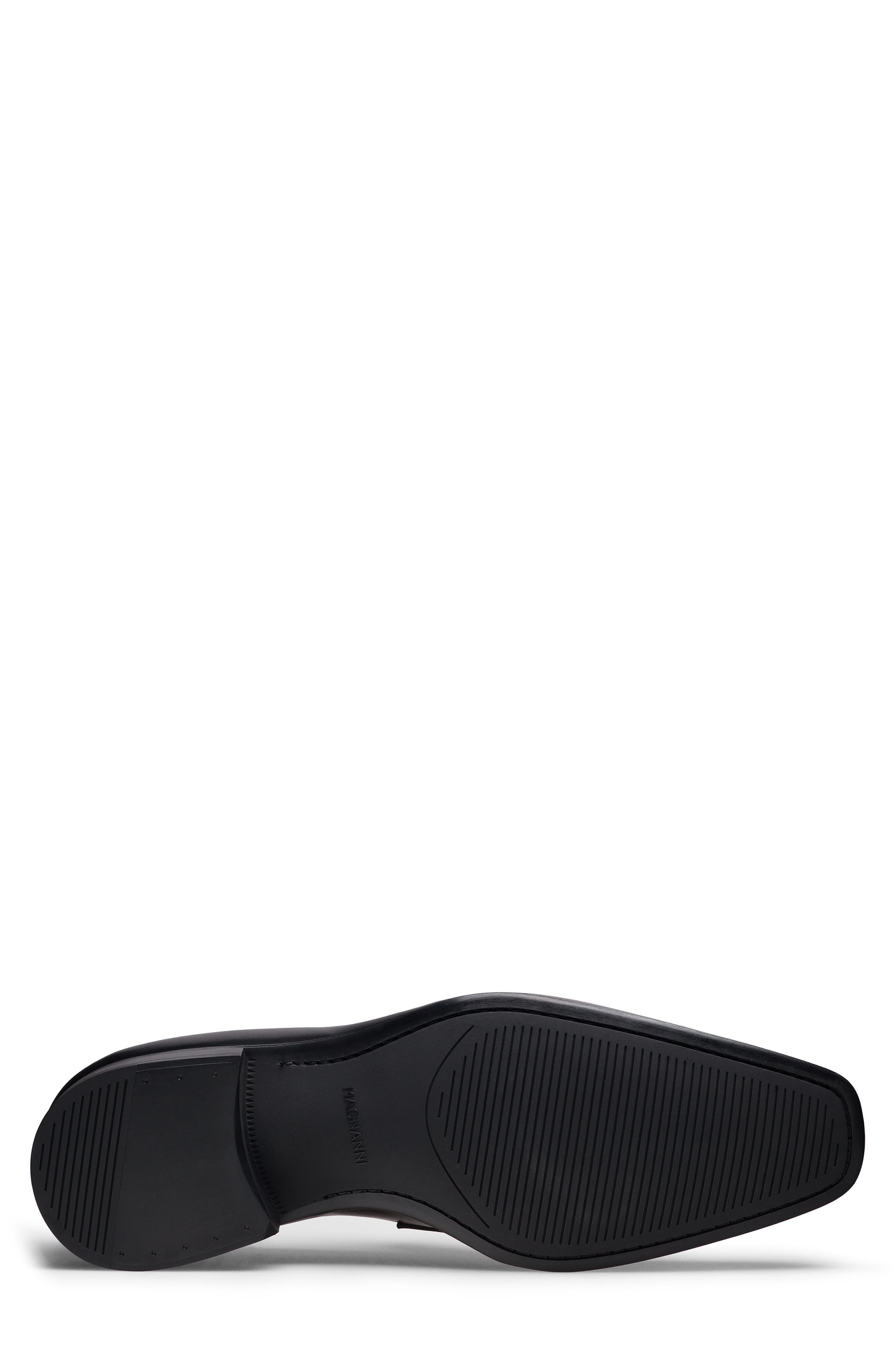 Magnanni Maine Water Resistant Loafer, Alternate, color, Black
