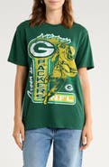 Junk Food Packers Running Back Cotton Graphic T-Shirt