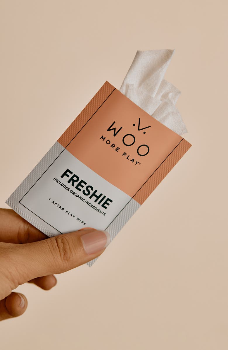 Woo More Play Freshies 20-Pack pH-Balanced Intimate Wipes, Alternate, color, 