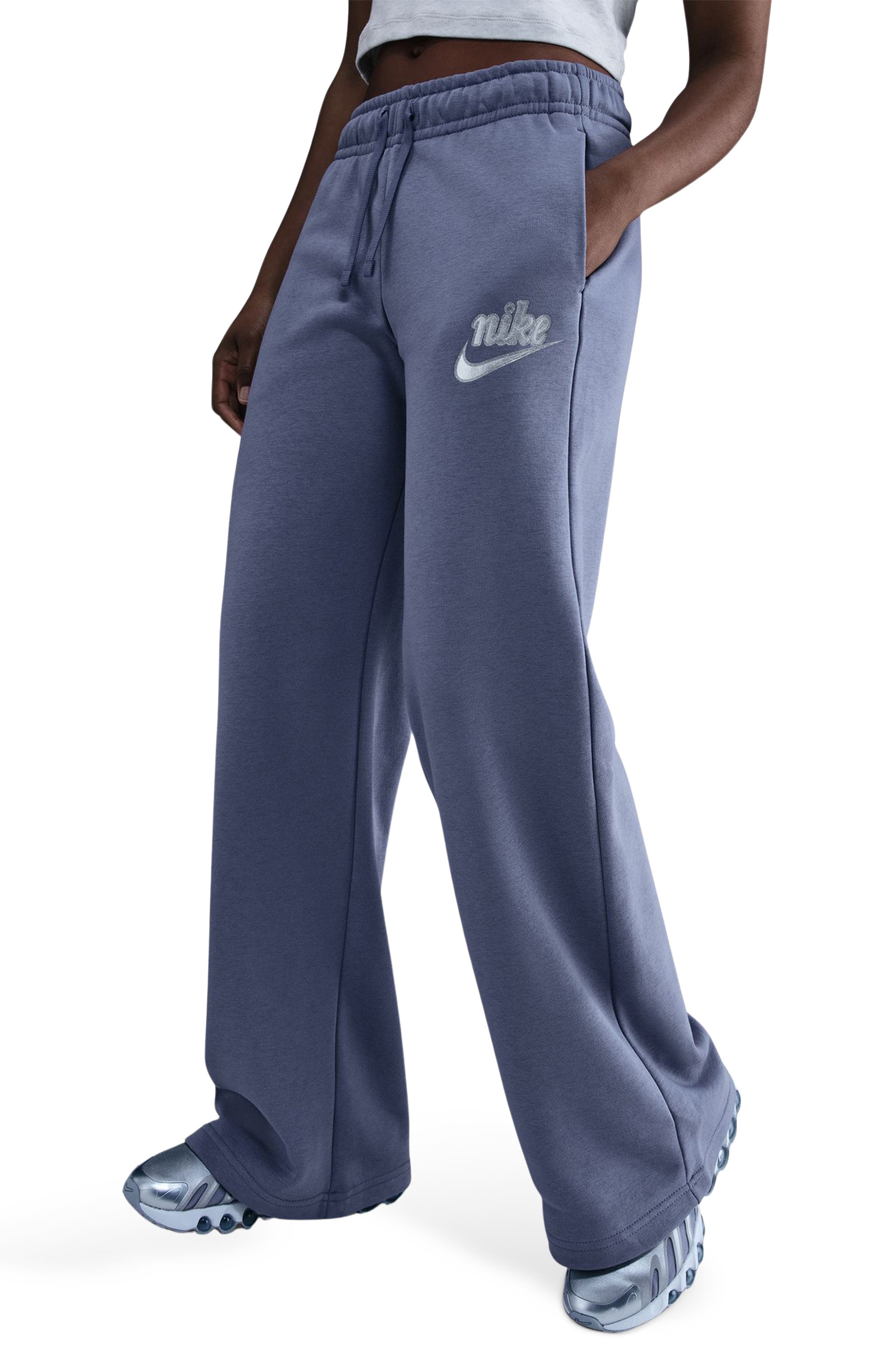 Nike Club Logo Fleece Pants