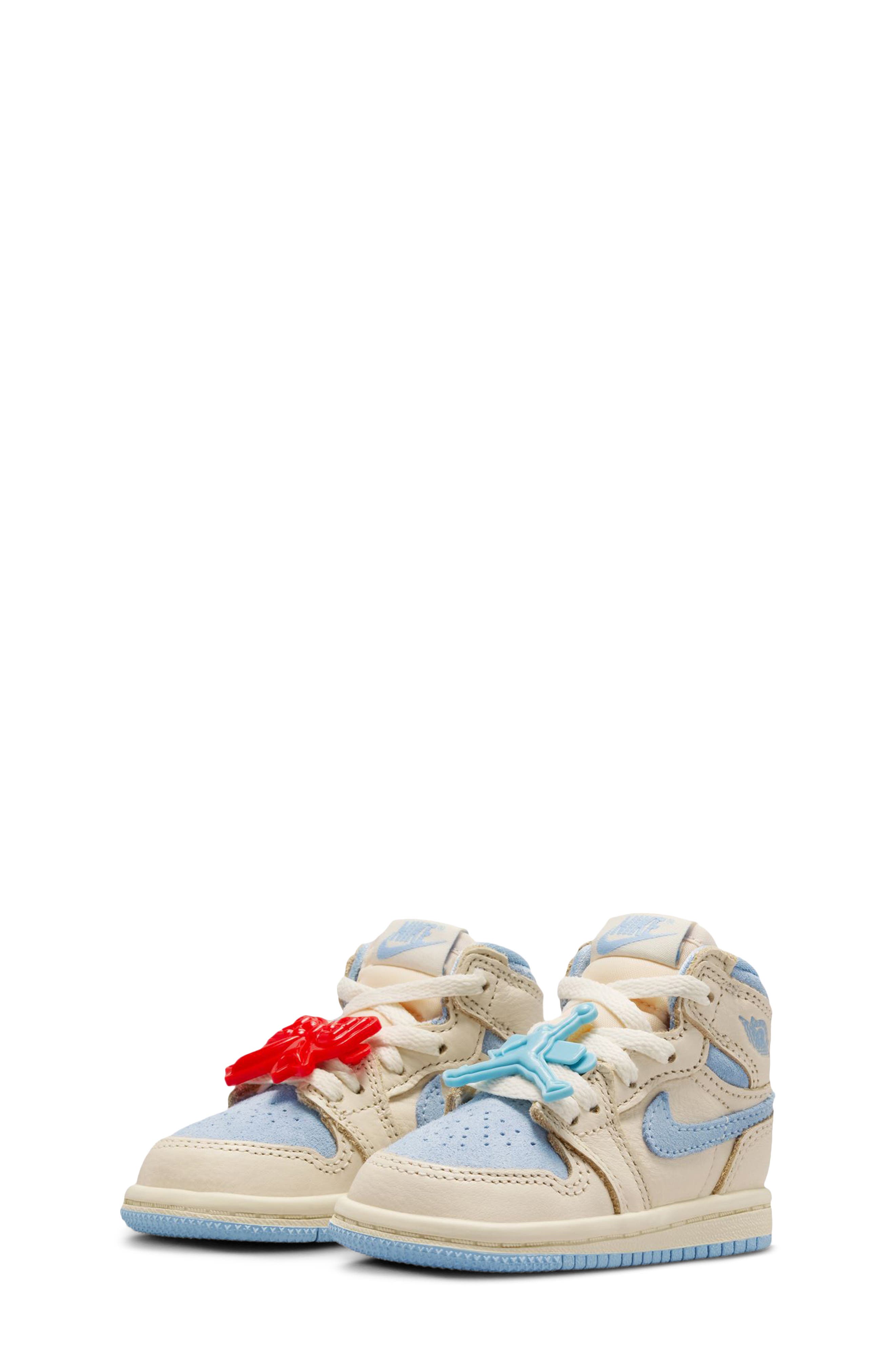  Pale Ivory/ Blue/ Coconut Milk