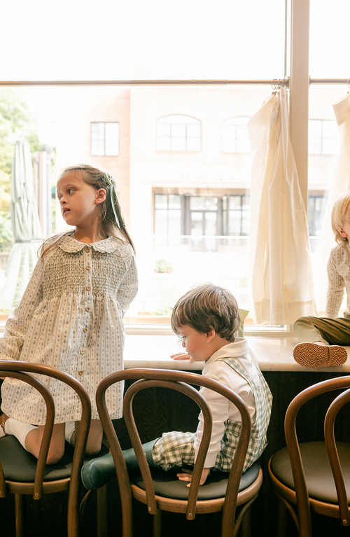 Little Paper Kids Elodie Country Floral Smocked Dress In White