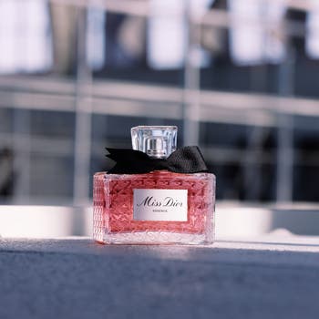 【新作】Miss Dior Essence 50ml Miss Dior Essence - DIOR | Sephora