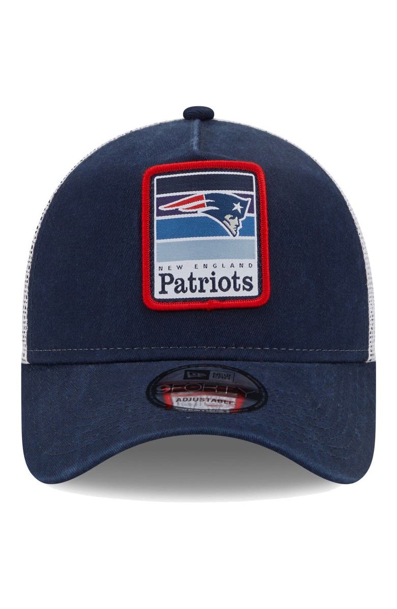 New Era Men's New Era Navy/White New England Patriots Gradient Trucker 9FORTY Snapback Hat, Alternate, color, Navy