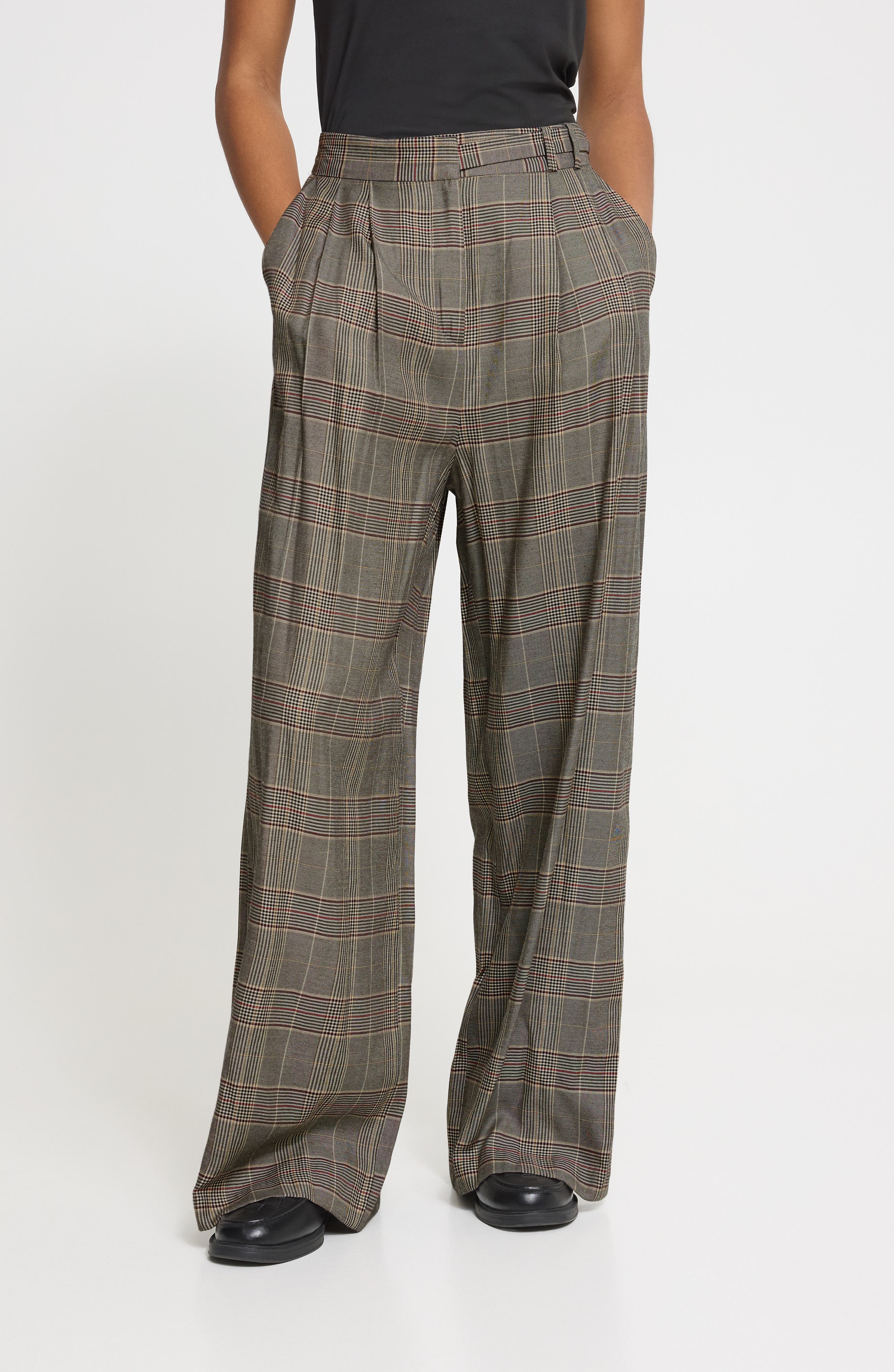 selected BLACK/TOASTED CHECK