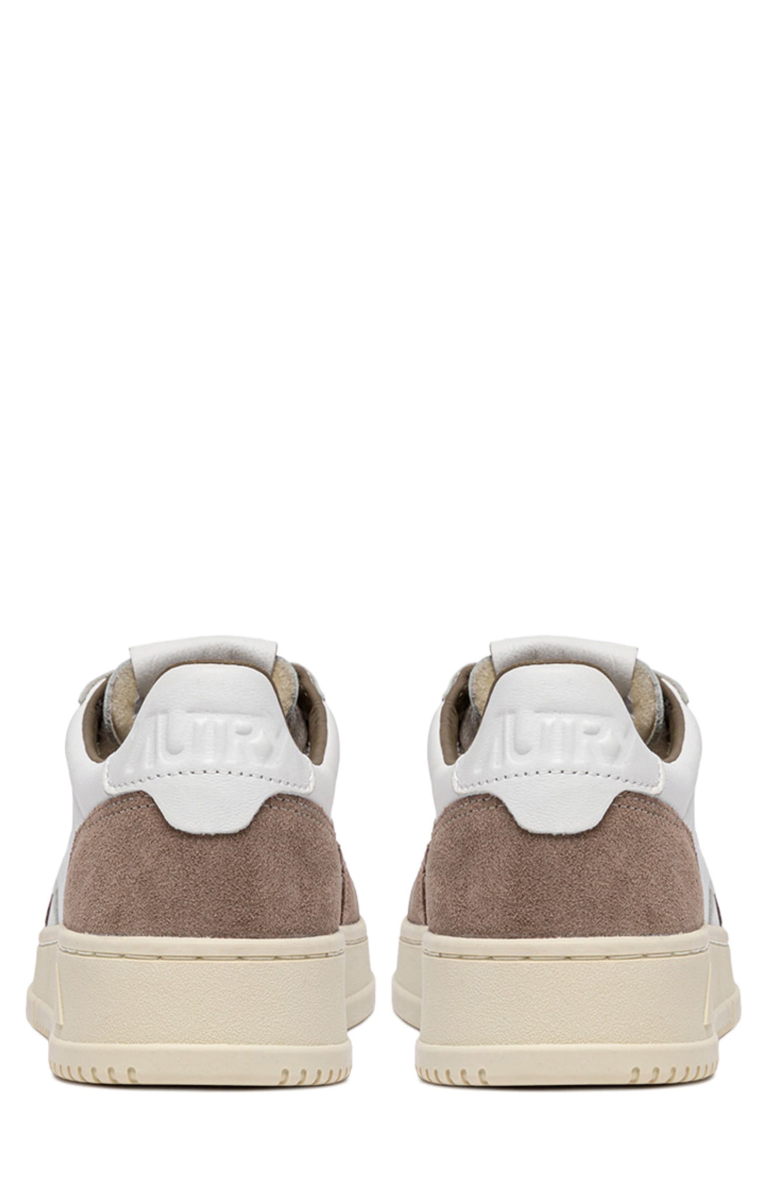 AUTRY Medalist Low Sneaker, Alternate, color, White/ Tobacco