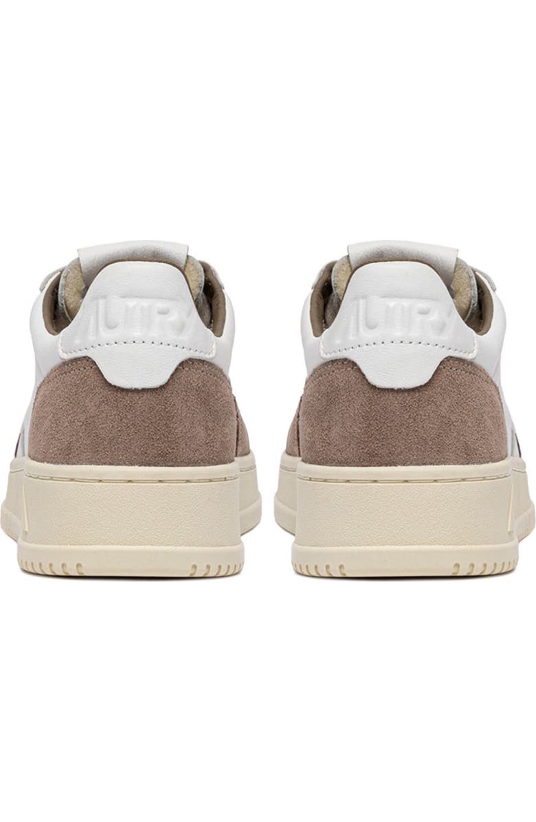 AUTRY Medalist Low Sneaker, Alternate, color, White/ Tobacco
