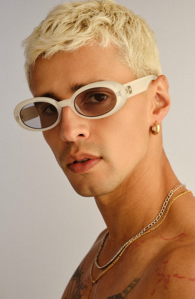 Le Specs Work It 53mm Oval Sunglasses, Alternate, color, Vanilla Pearl / Smoke Tint
