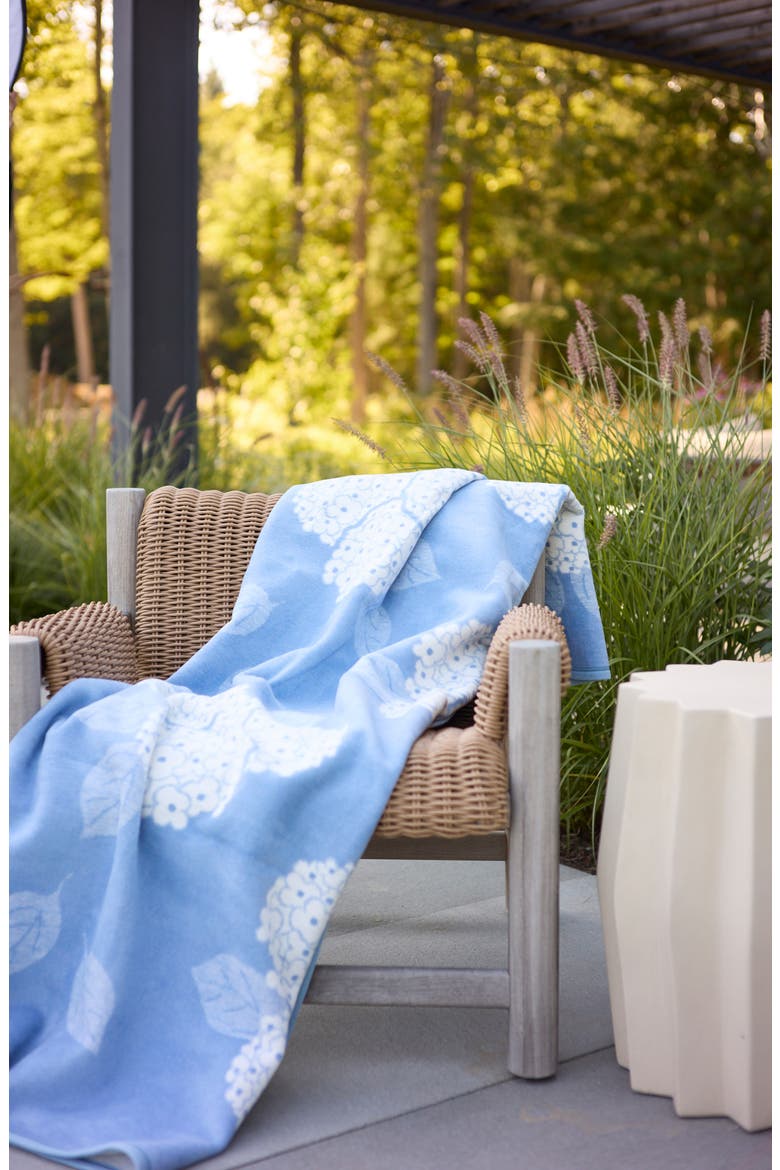 Hydrangeas Bluebell Throw Blanket, Alternate, color, BLUE
