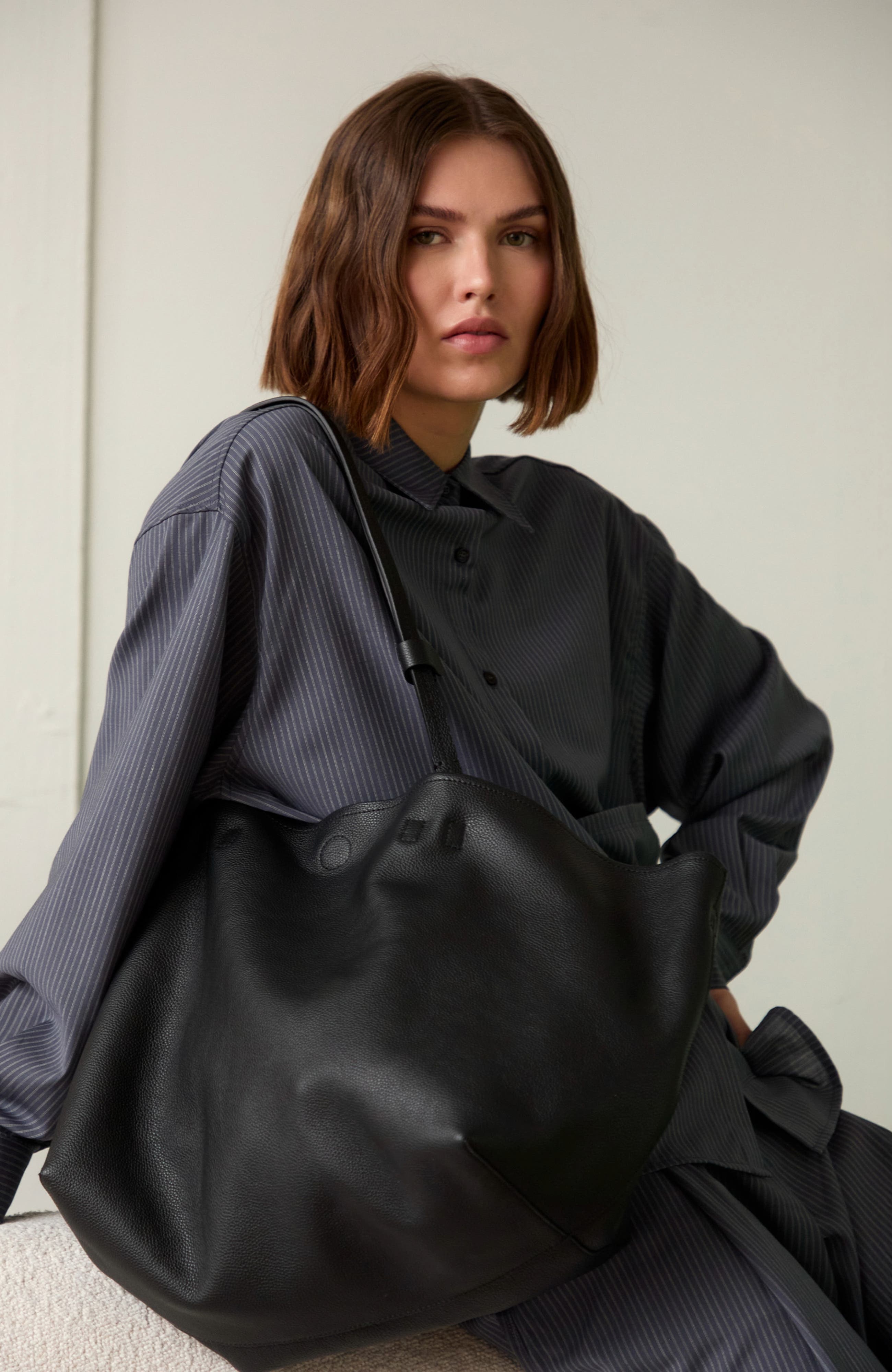 HYER GOODS Leather Mercato Soft Tote, Alternate, color, Black