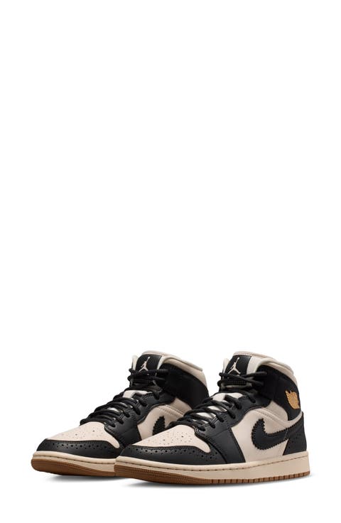 Air Jordan 1 Mid SE Basketball Sneaker