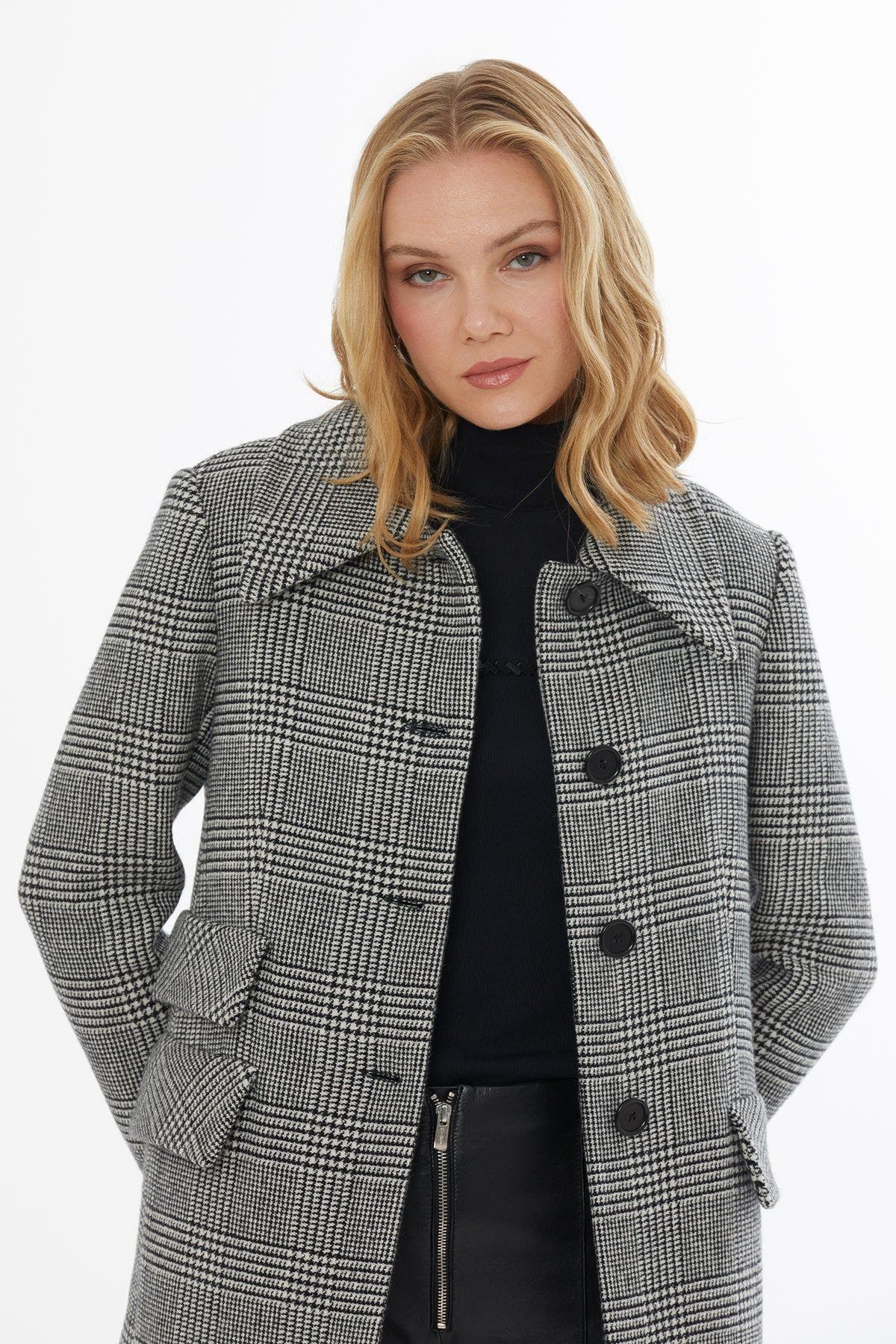 Gizia Button Closure Jacket With Pockets And Back Vent In Gray